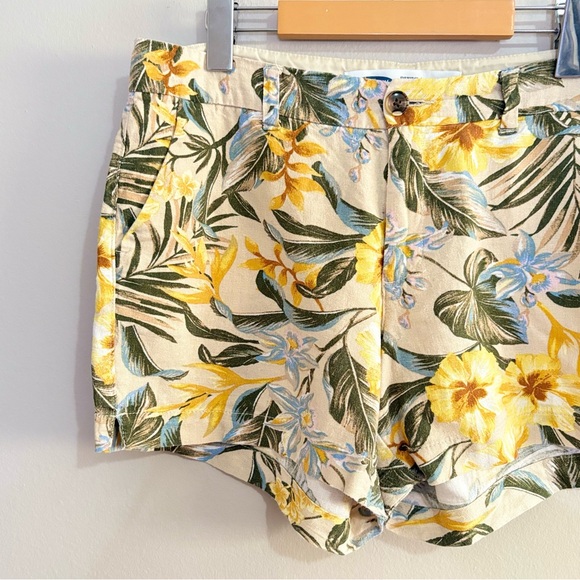 Old Navy Mid-Rise Linen Blend Yellow & Green Floral Shorts 5” - Picture 2 of 15